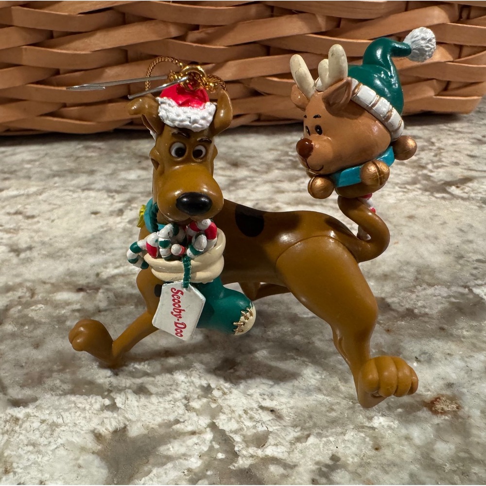 Scooby-Doo Christmas Ornament Santa Hat Stocking Reindeer Holiday Decor